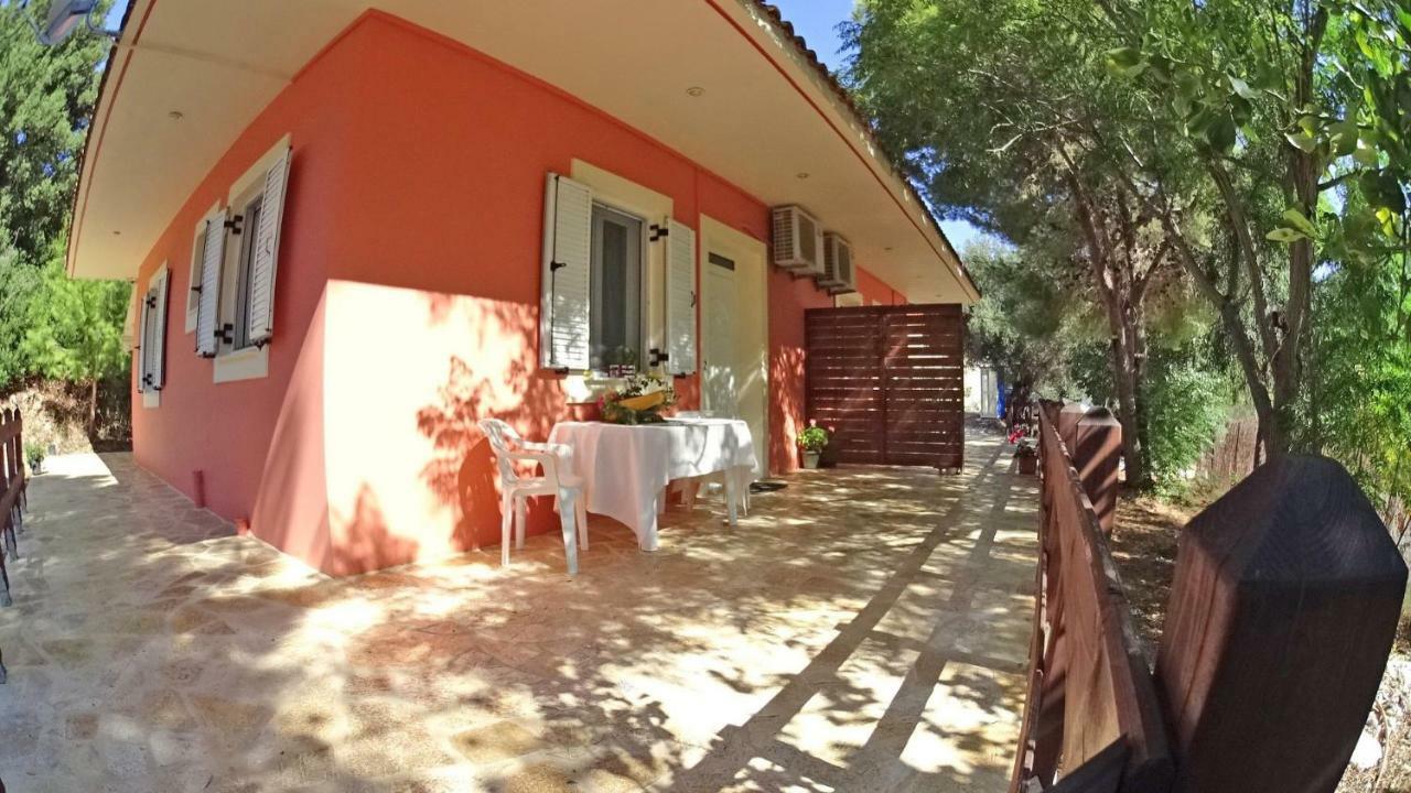 Athéras Reginas Studios מראה חיצוני תמונה