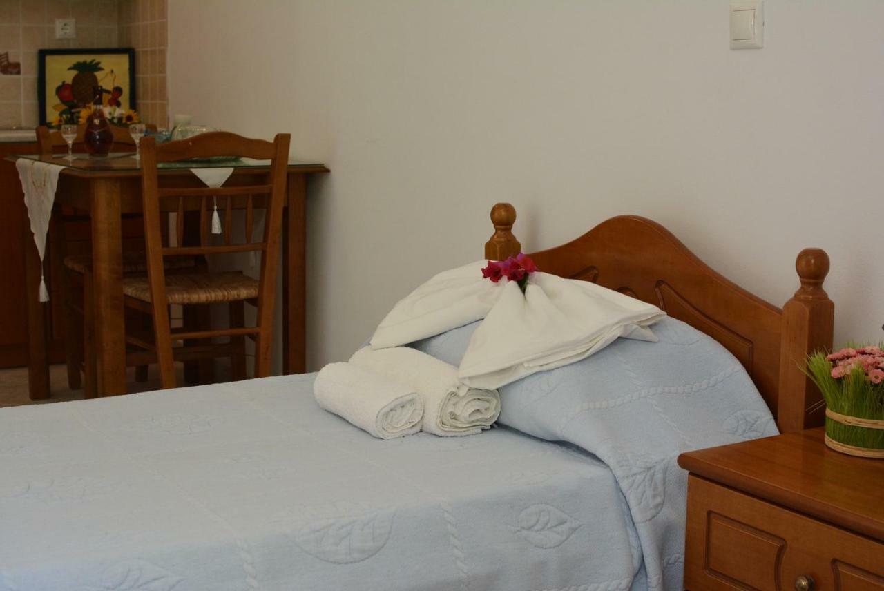 Athéras Reginas Studios מראה חיצוני תמונה
